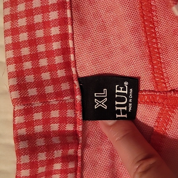 HUE coral and white check ankle length leggings. - Picture 2 of 4